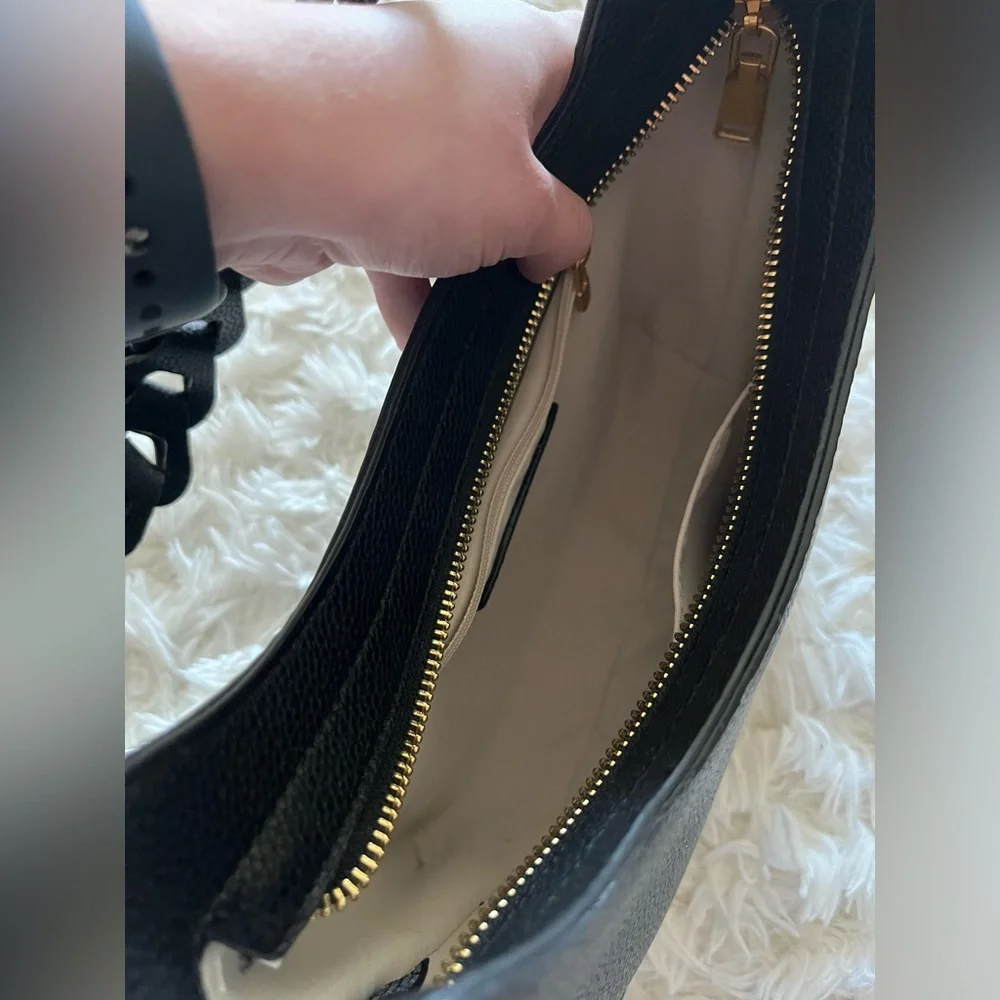 Black Shoulder Bag - Picture 4 of 4